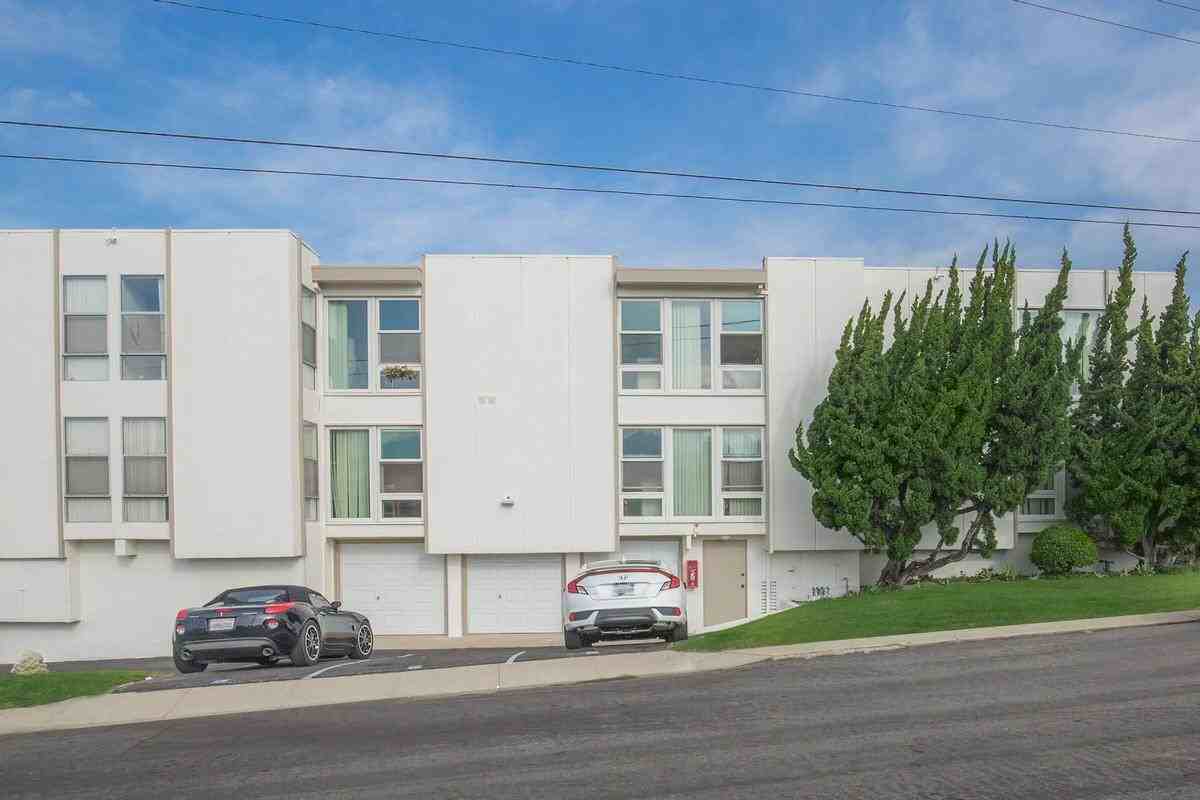 337 Calle Miramar - Photo 3 of 36