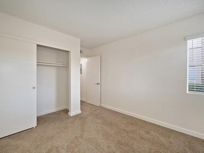 1332 Morning View Dr - Photo 2 of 20