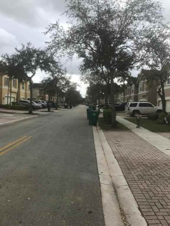 4240 Sw 125th Ln - Photo 2 of 4