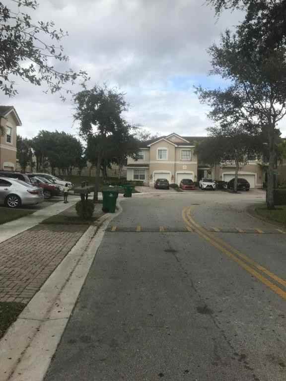 4240 Sw 125th Ln - Photo 3 of 4