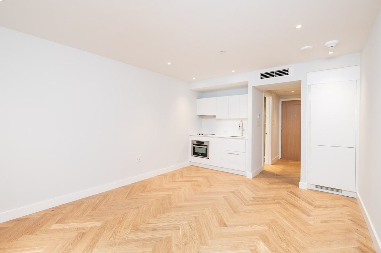 12 Commonwealth Ave #103 - Photo 4 of 7