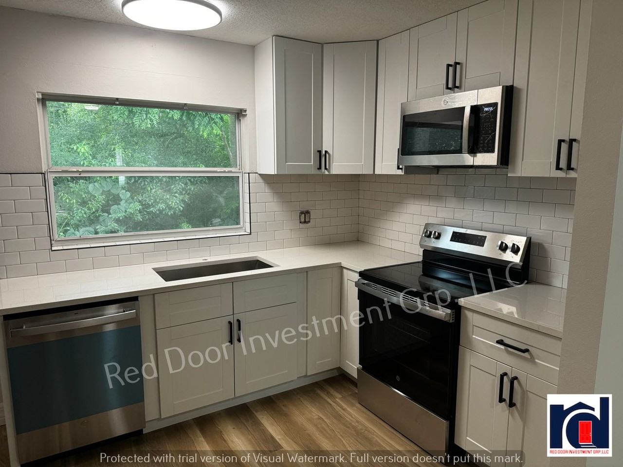 316 W Howry Ave ##4 - Photo 5 of 24