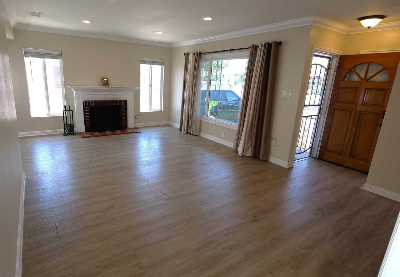 12938 Jefferson Ave - Photo 3 of 50