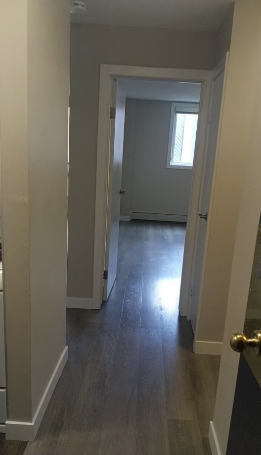 540 57 Ave Sw - Photo 3 of 11