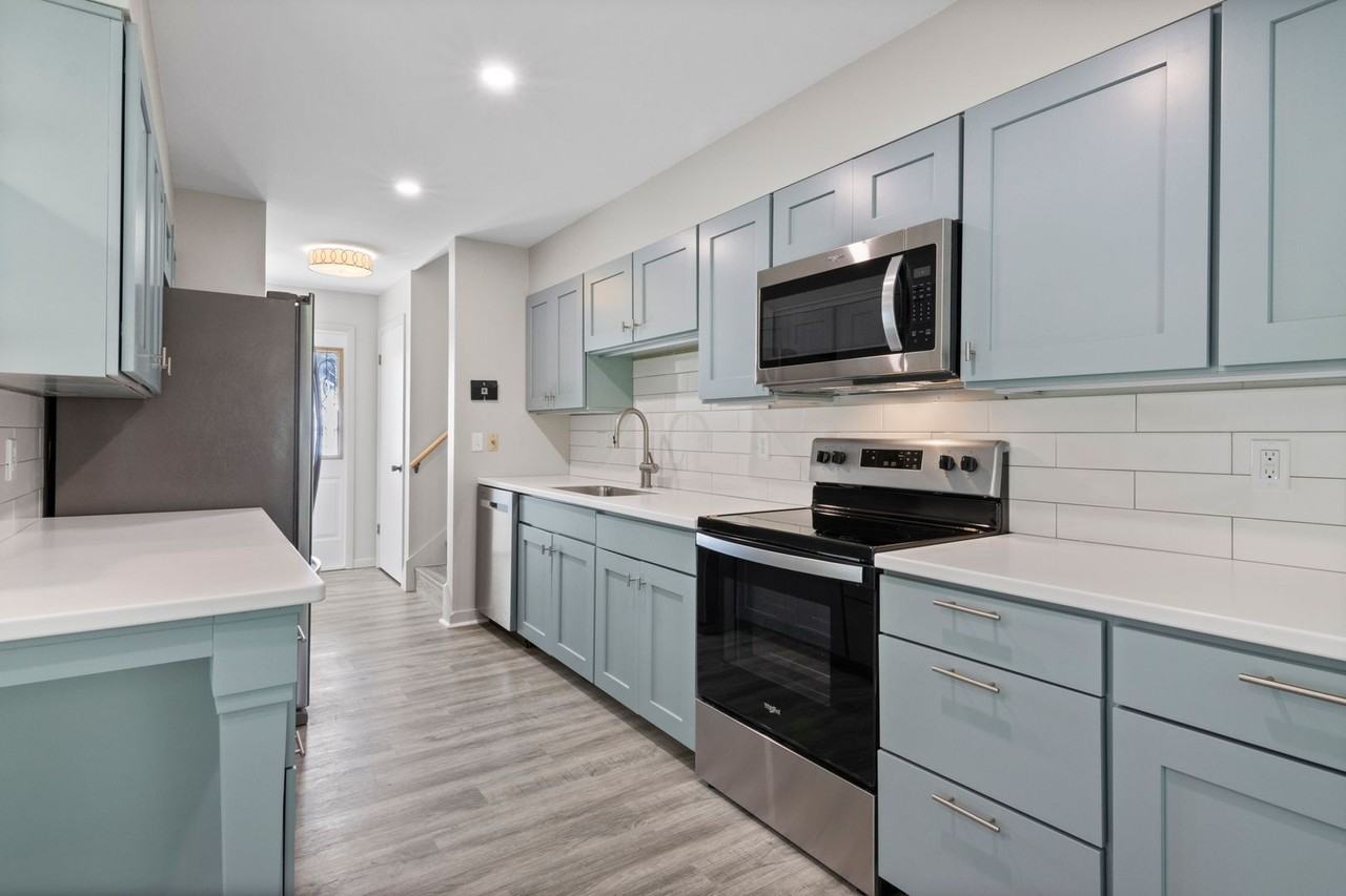 8054 S West Bay Shore Dr - Photo 2 of 29