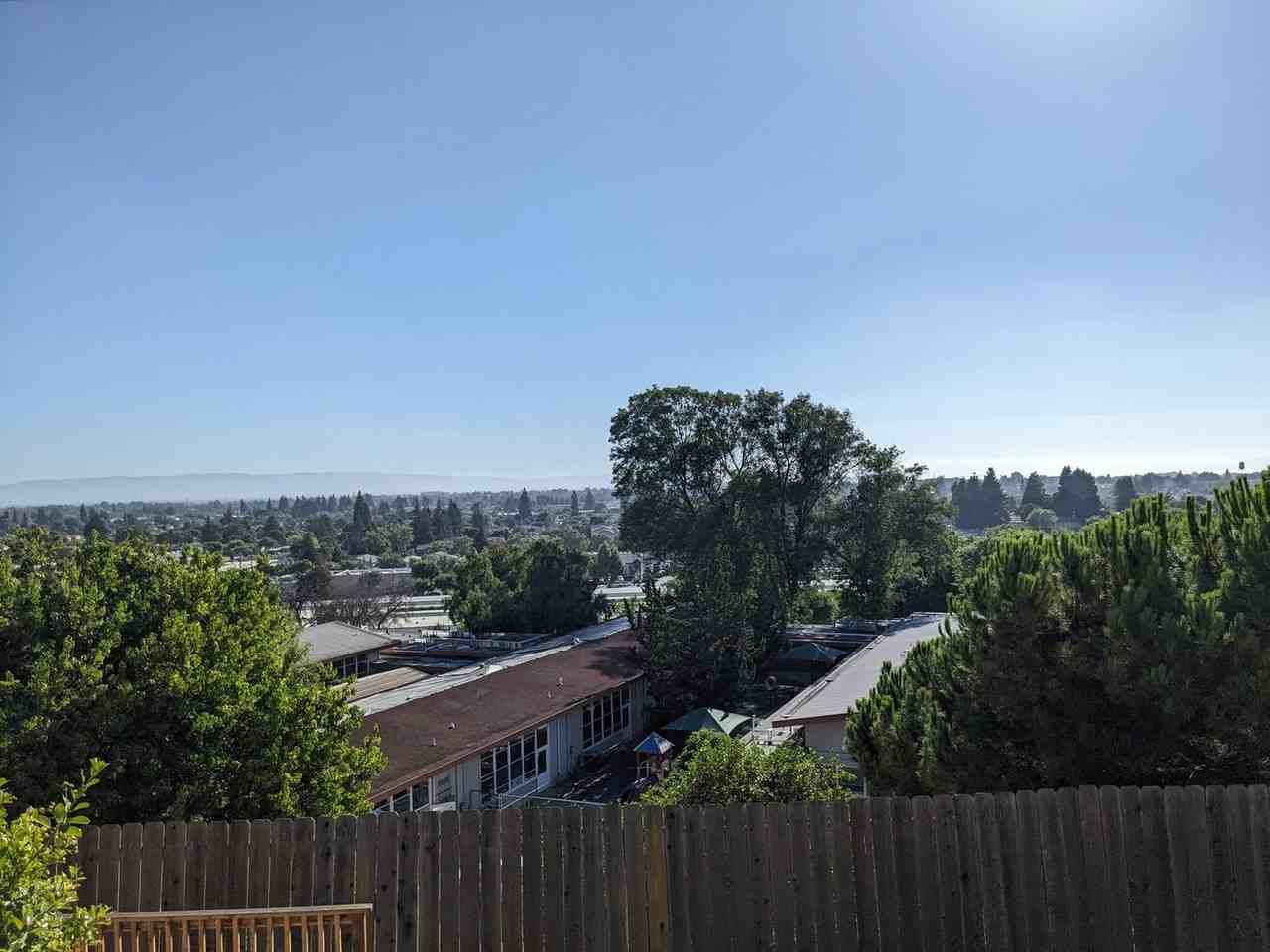 1051 Palisade St - Photo 2 of 12