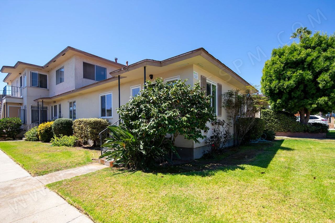 1941 Reed Ave - Photo 2 of 17