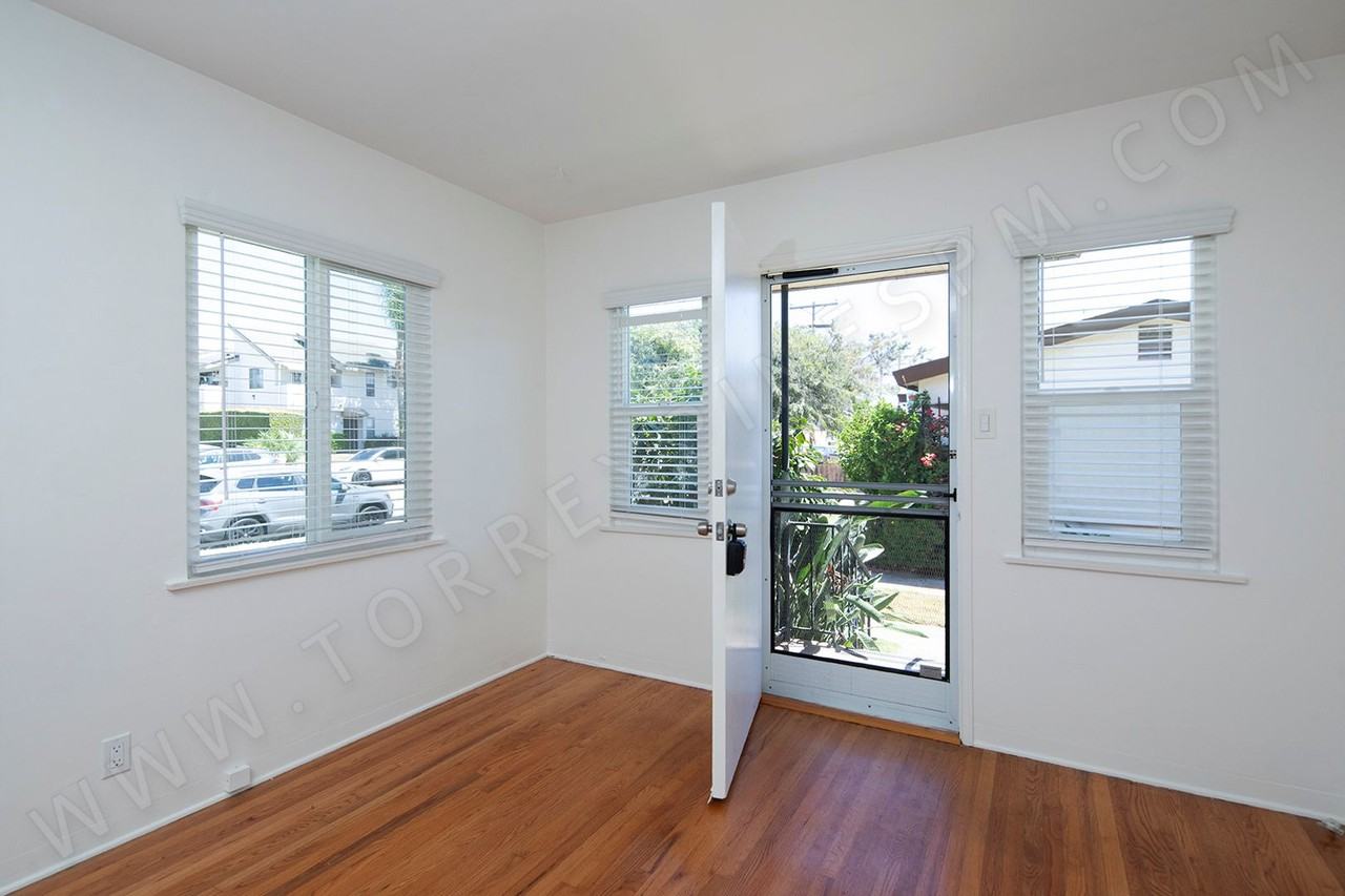 1941 Reed Ave - Photo 4 of 17