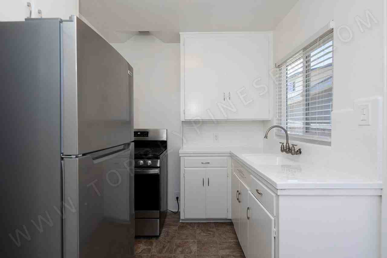 1941 Reed Ave - Photo 6 of 17