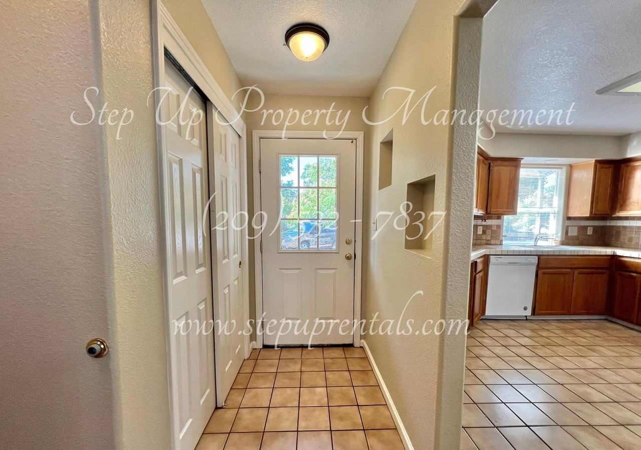 10788 Buena Oaks Ct - Photo 2 of 21