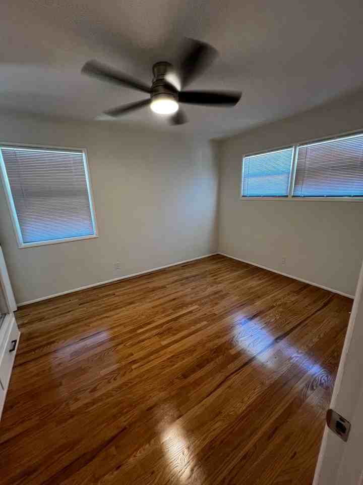 5823 Greenleaf Ave - Photo 4 of 19