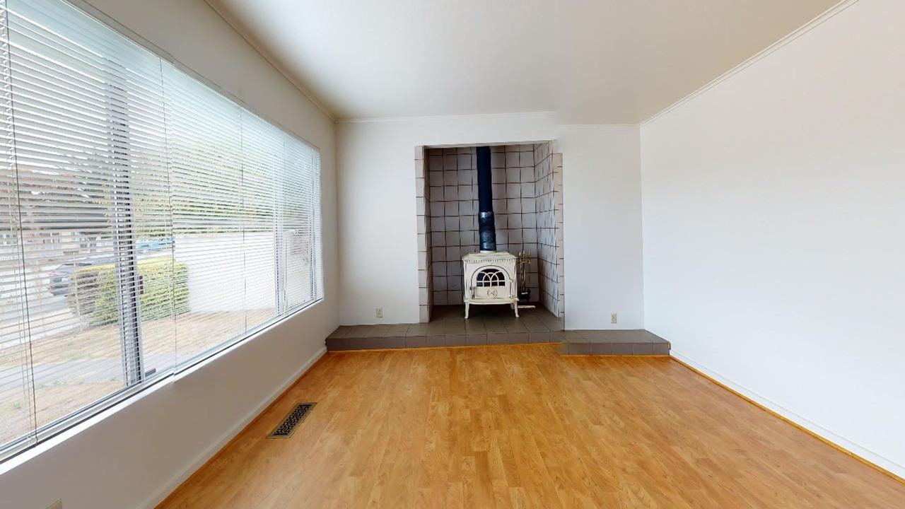 279-283 Pine Ave - Photo 3 of 8