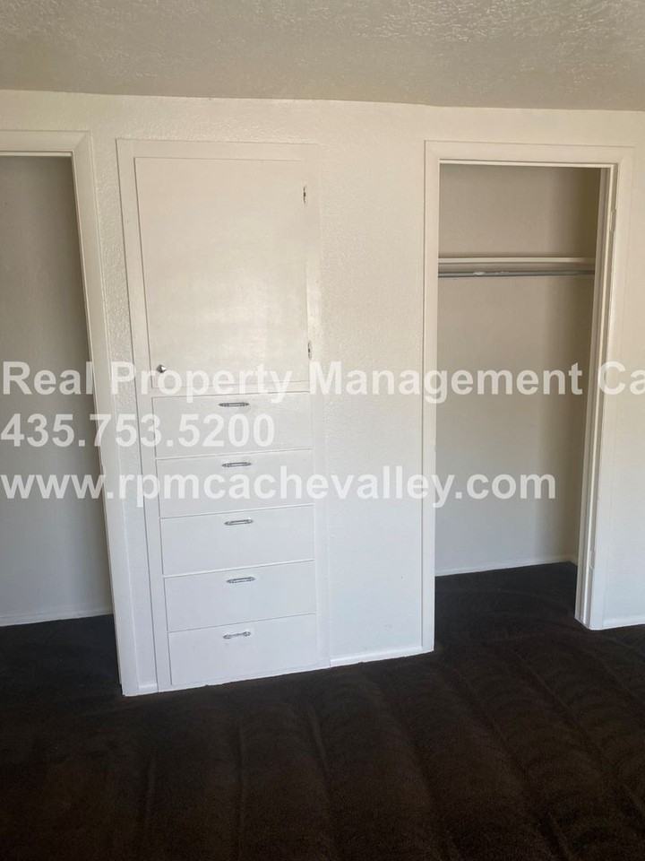 281 Riverbend Rd #1-4 - Photo 3 of 7