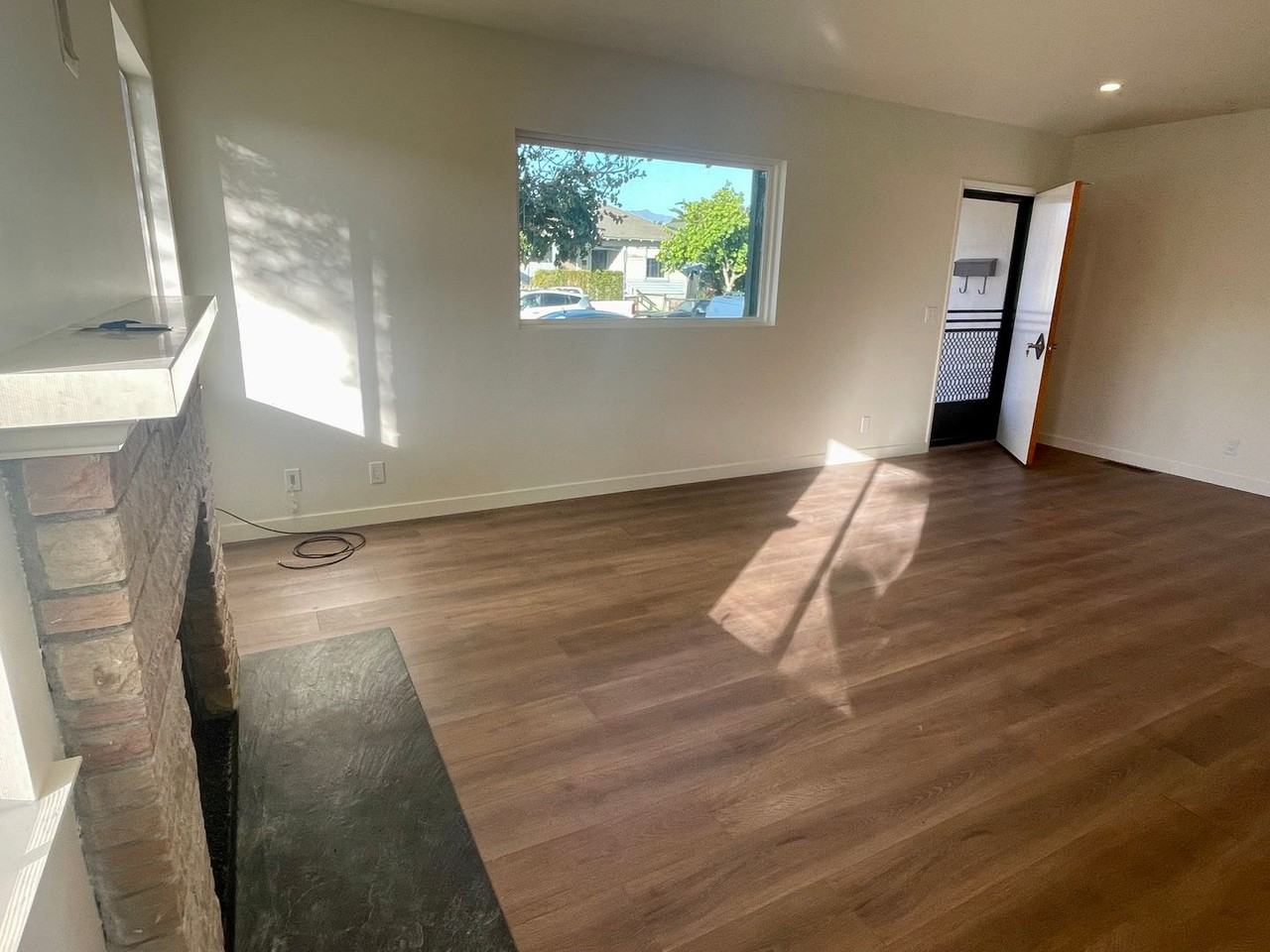 733 Olive St - Photo 5 of 21