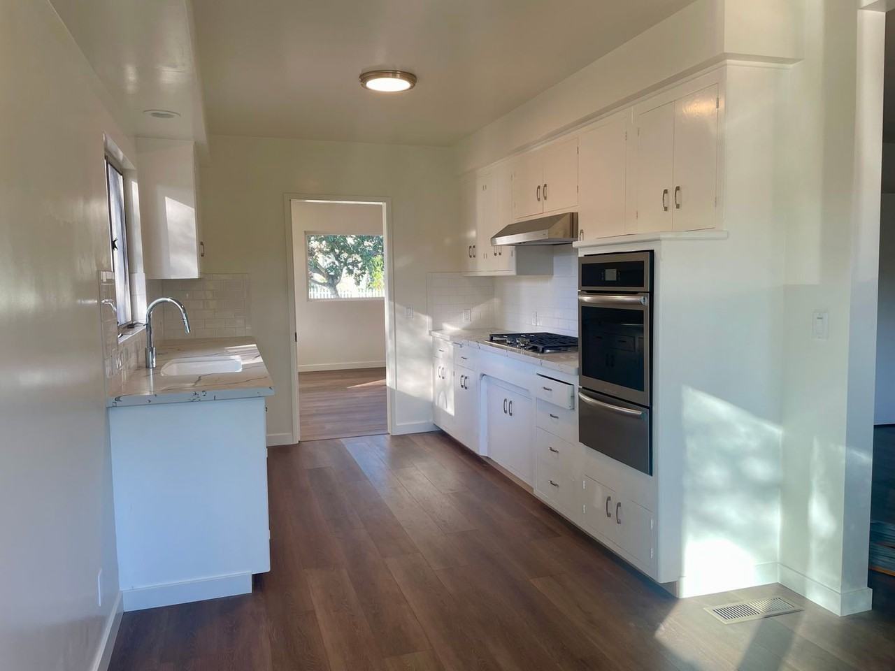 733 Olive St - Photo 6 of 21