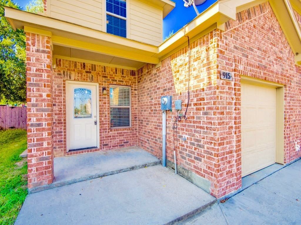 913-915 Parkplace Ridge - Photo 3 of 26