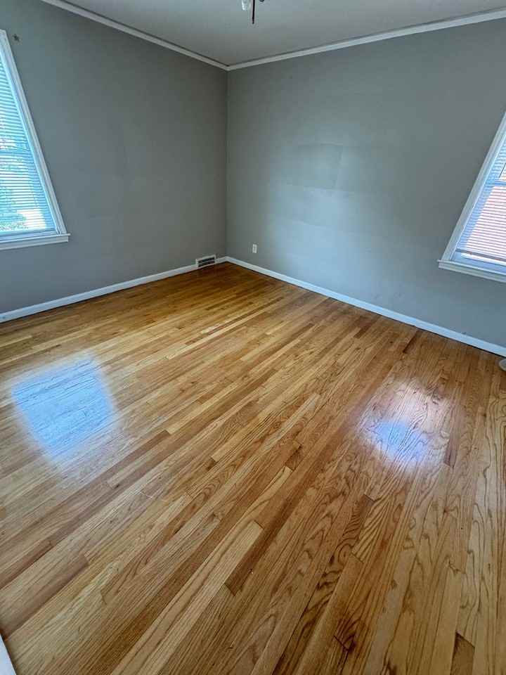 18260 Sorrento St - Photo 4 of 8