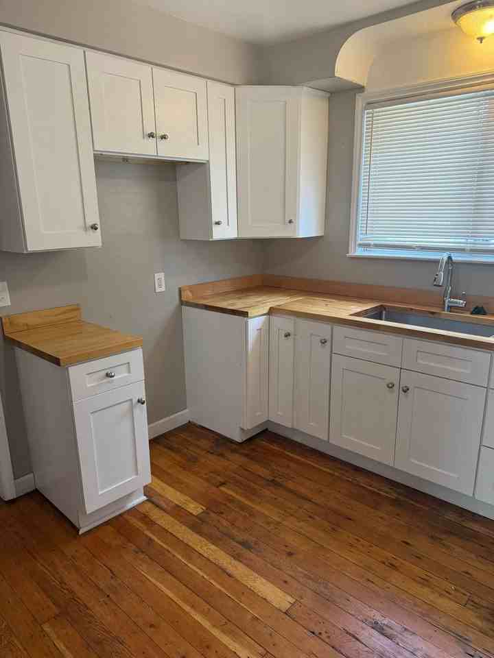 18260 Sorrento St - Photo 6 of 8