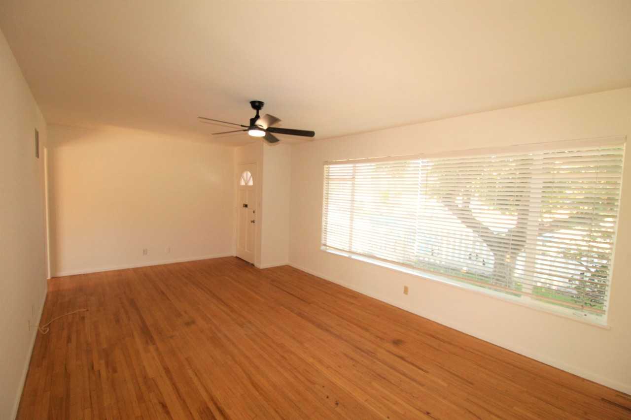 2352 Pierpont Blvd - Photo 4 of 29