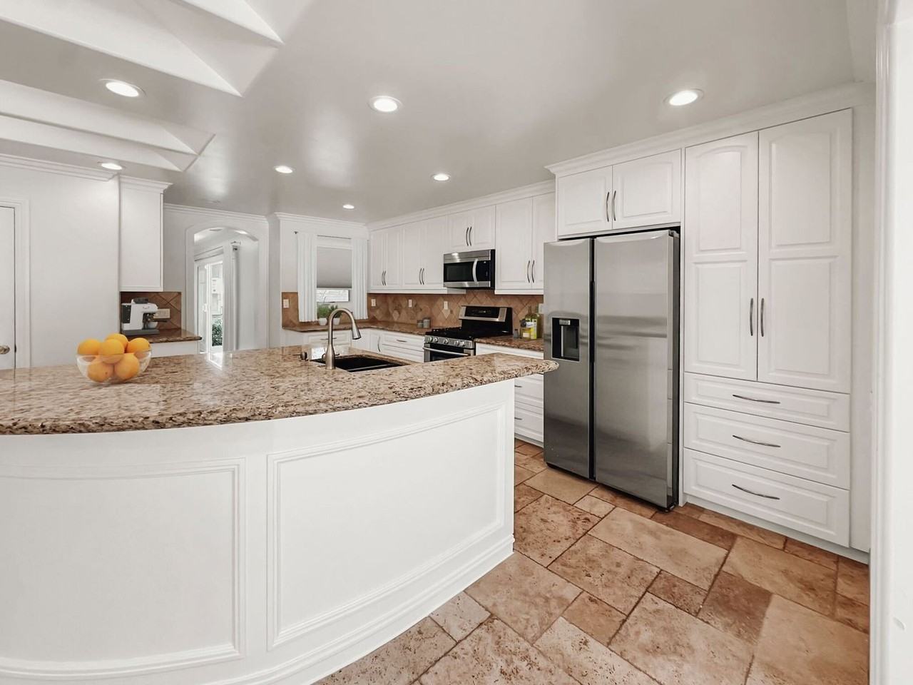 7798 Madrilena Way - Photo 3 of 25