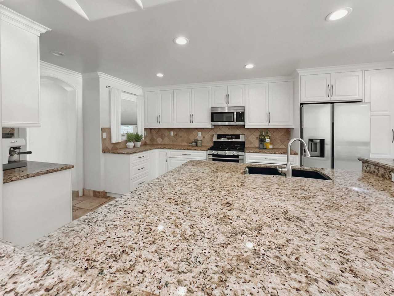 7798 Madrilena Way - Photo 4 of 25