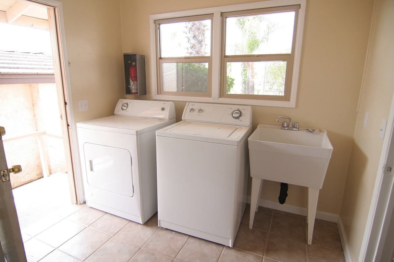 360 S Hickory St #13 - Photo 5 of 16