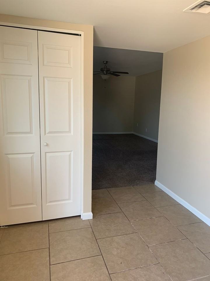 1052 East Carter Drive - Photo 2 of 23