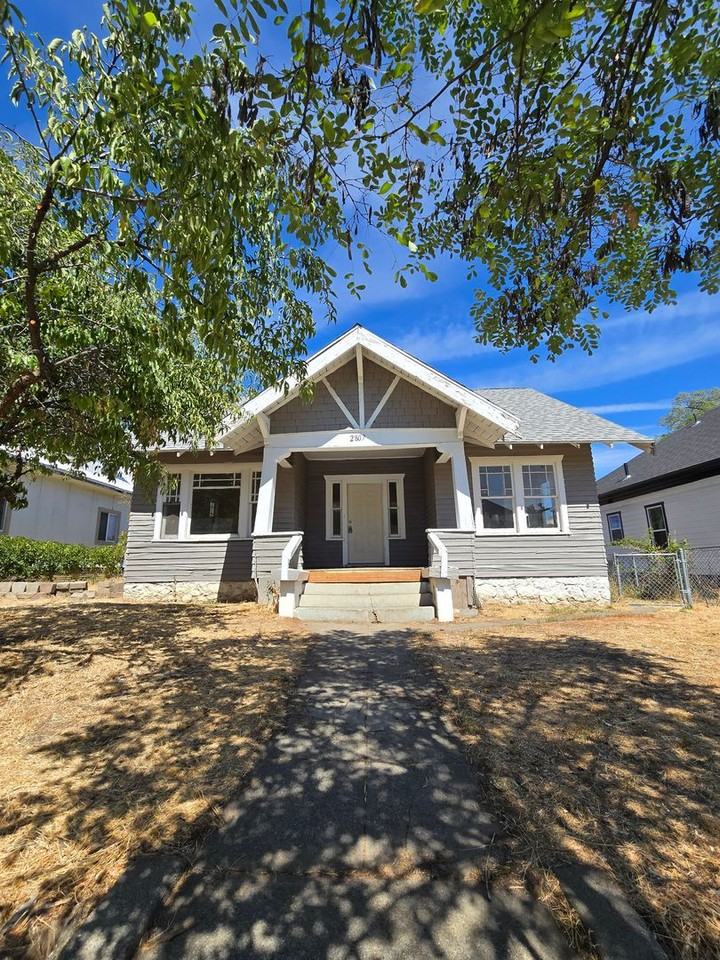 2807 E 4th Ave - Photo 2 of 13