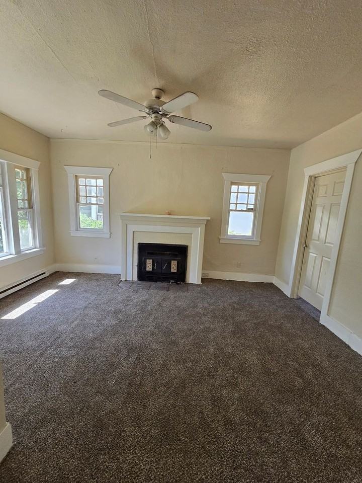 2807 E 4th Ave - Photo 3 of 13