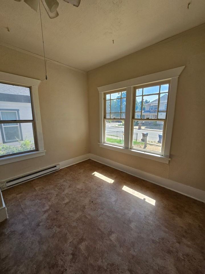 2807 E 4th Ave - Photo 4 of 13