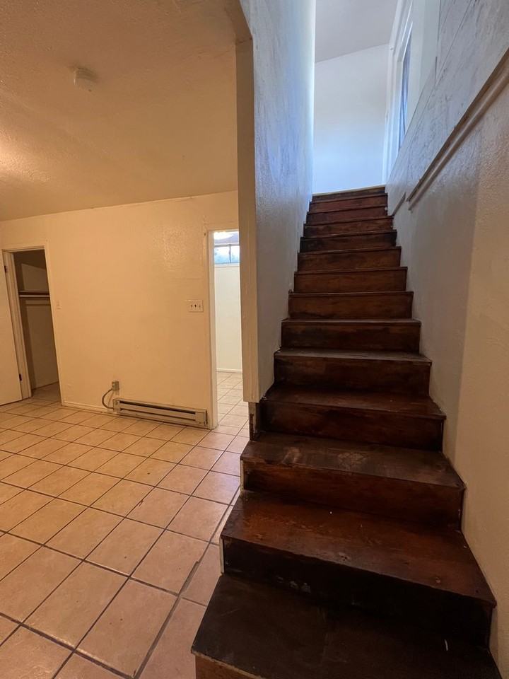 515 W Mcgaffey St - Photo 6 of 11