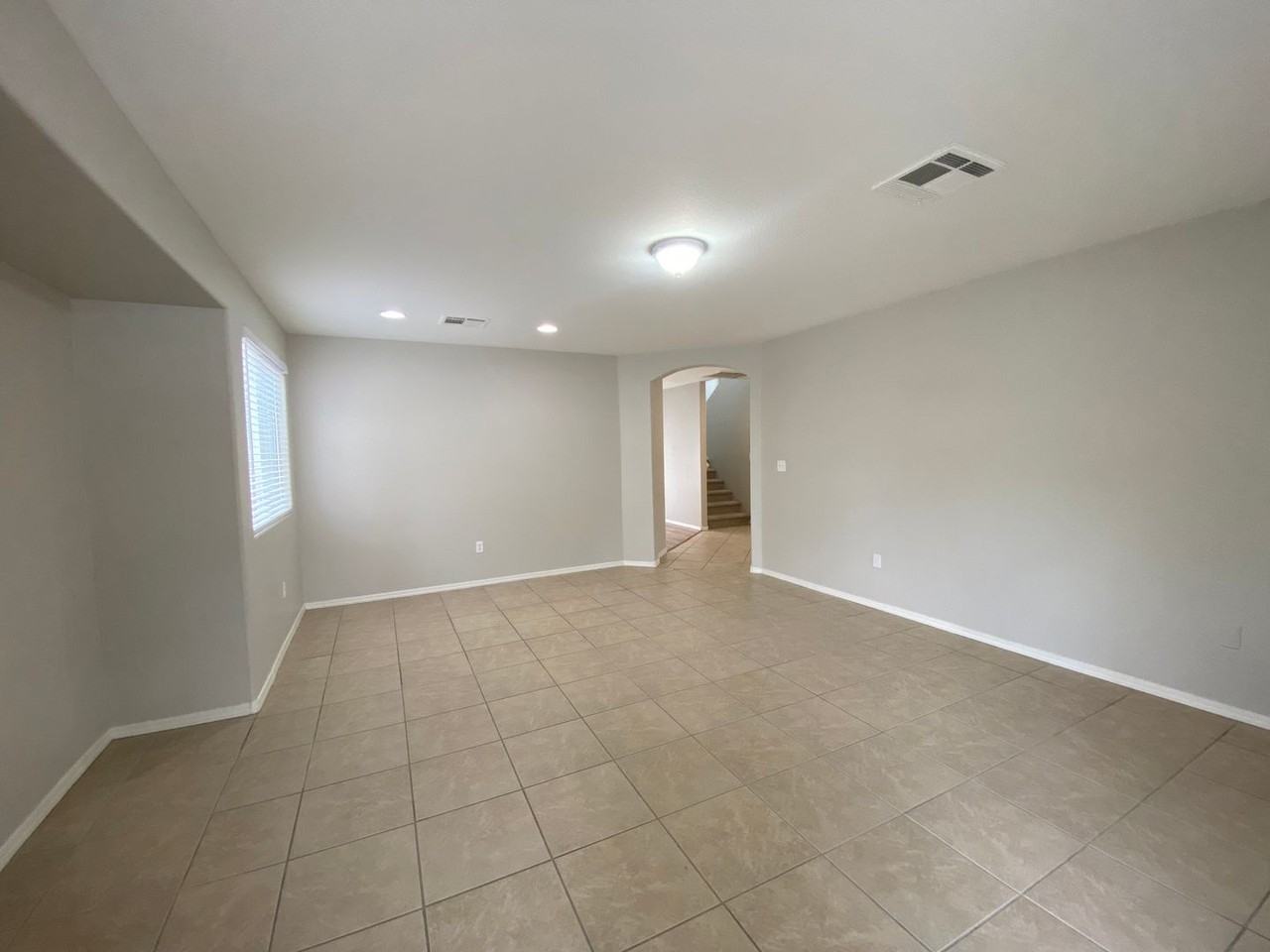 10436 Chrisman Ave - Photo 5 of 36