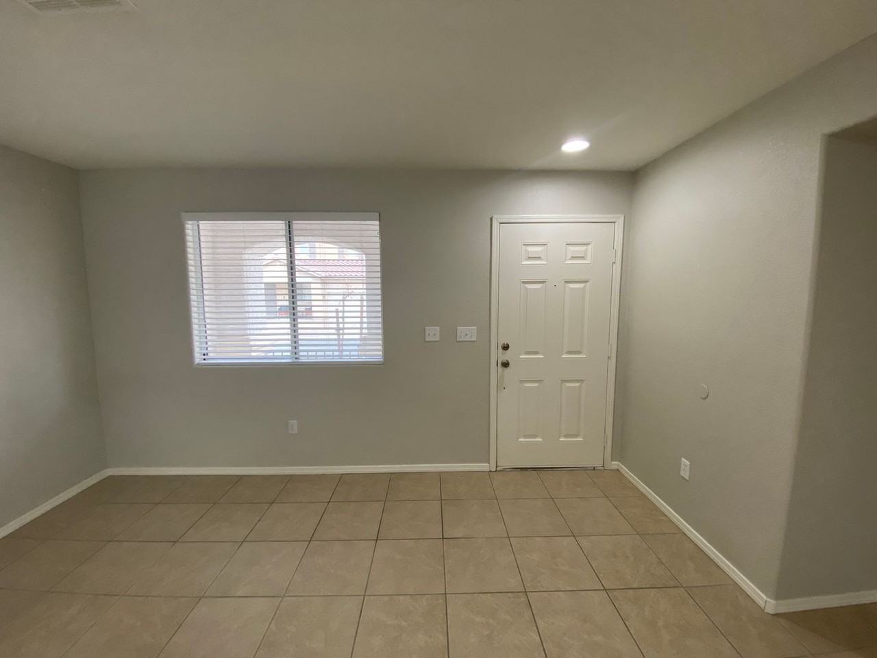 10436 Chrisman Ave - Photo 7 of 36