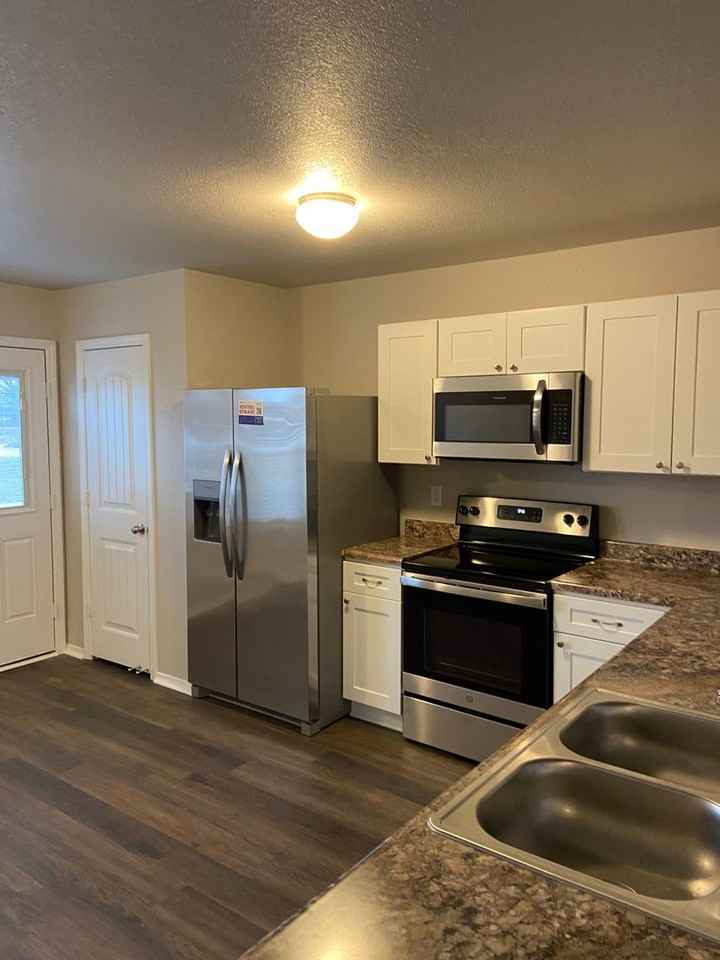 3828 Travers Ln - Photo 6 of 20
