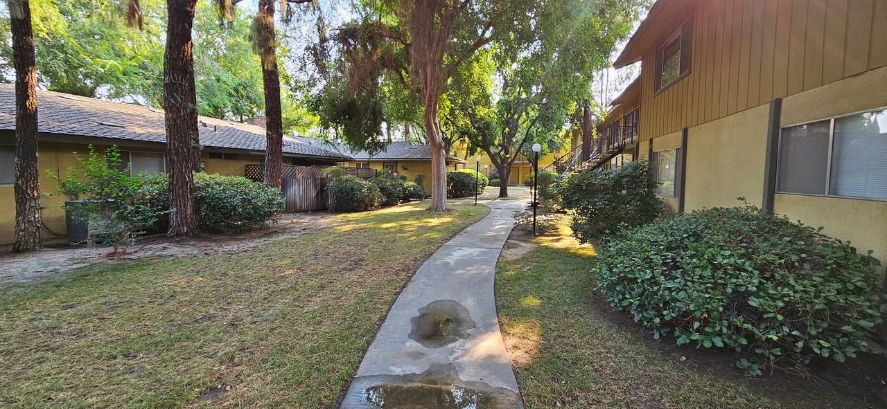 Sierra Gardens Apartments - Photo 2 of 8