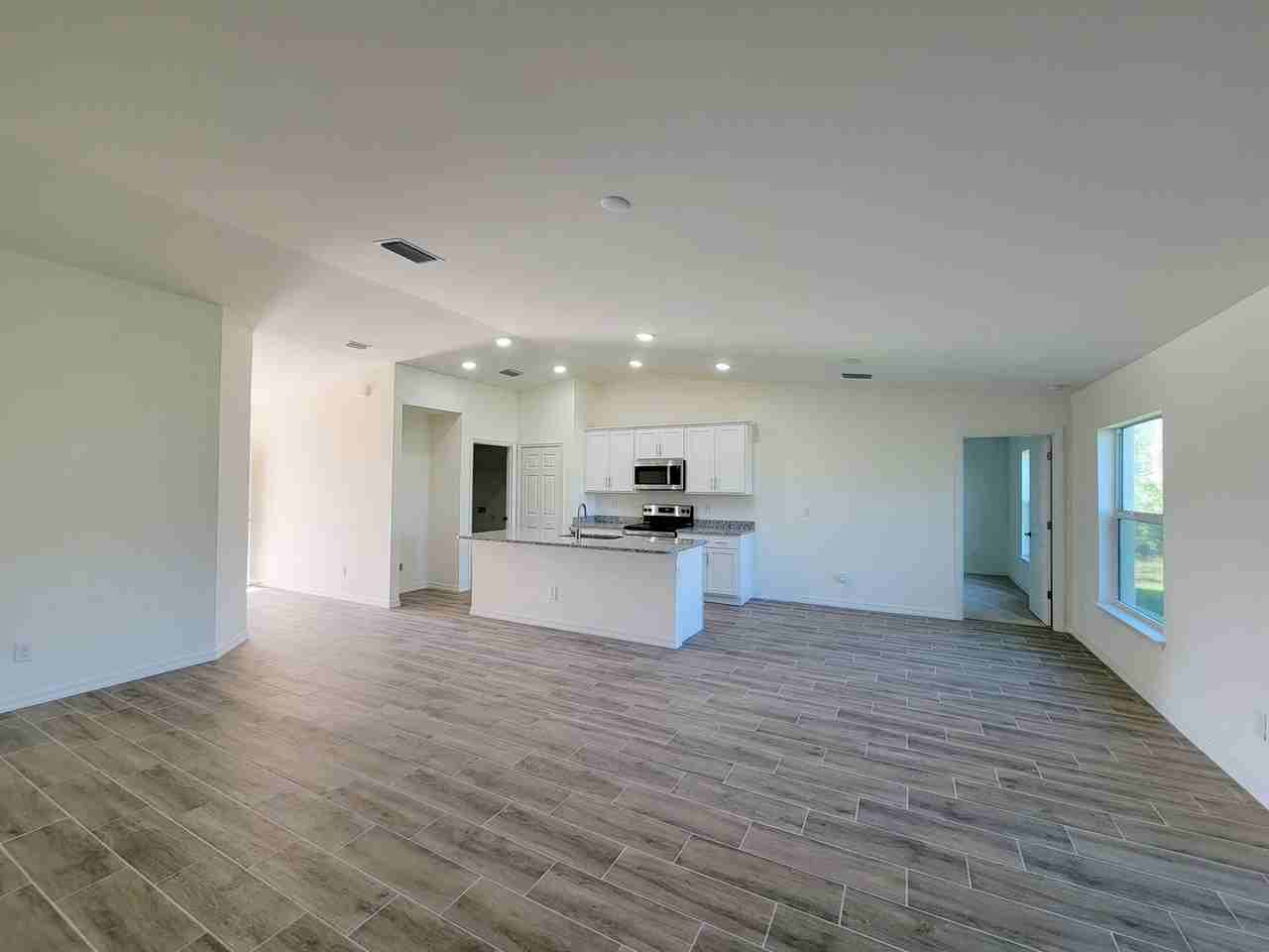 3100 Nw 20th Ave - Photo 5 of 14