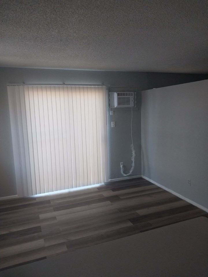 Jefferson Square Apartments - Photo 2 of 13