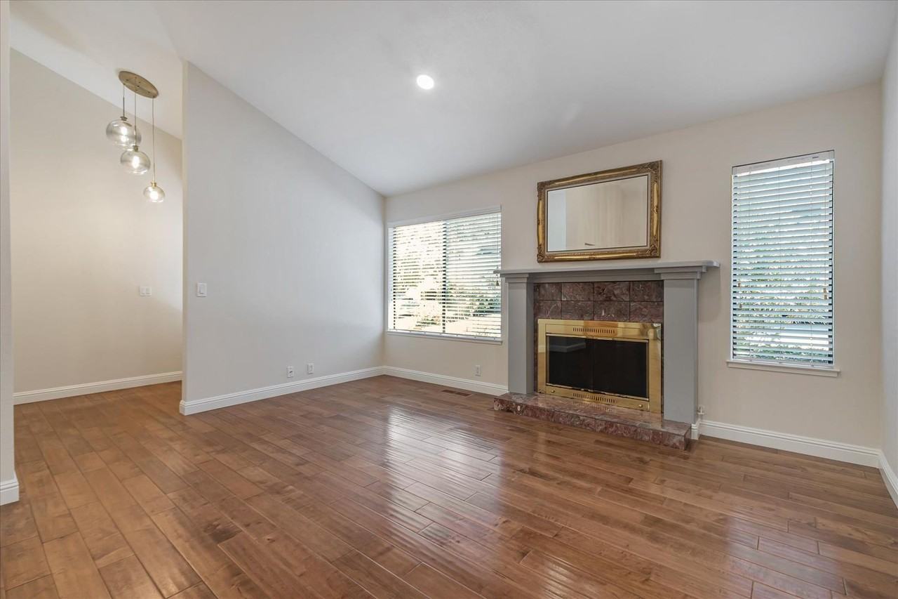 515 Clearview Dr - Photo 3 of 21