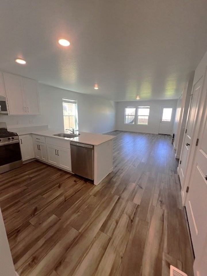11282 Barn Ranch St - Photo 3 of 26
