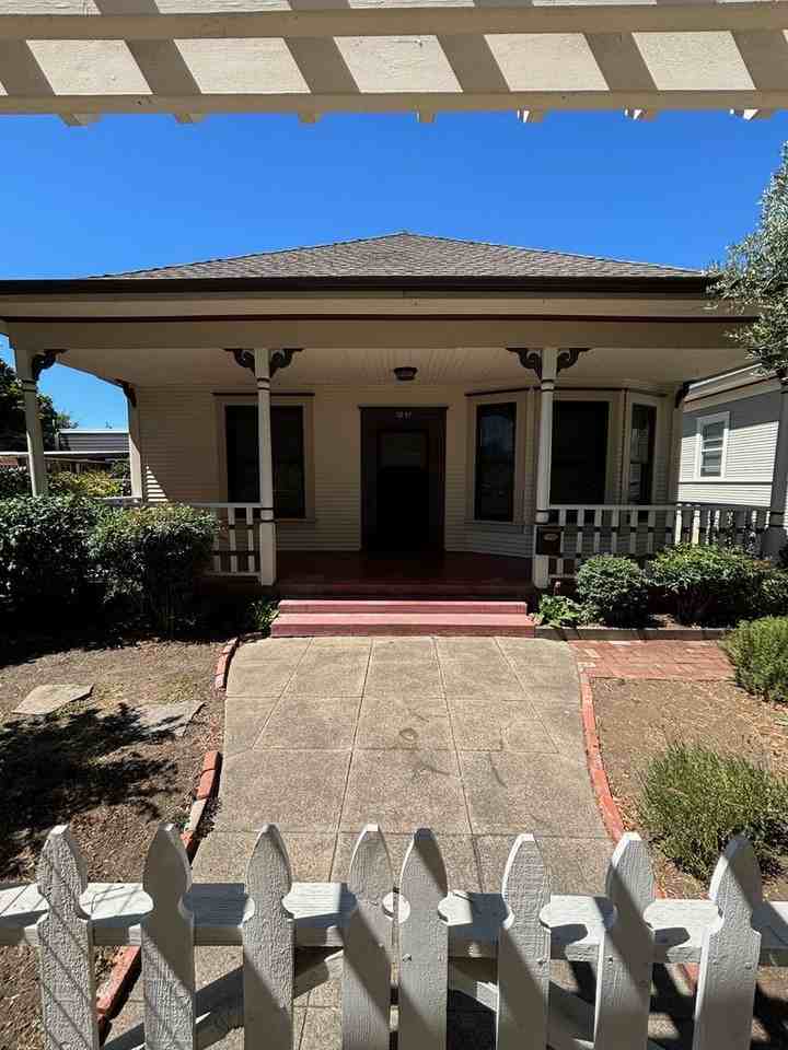 1051 3rd St - Photo 2 of 16