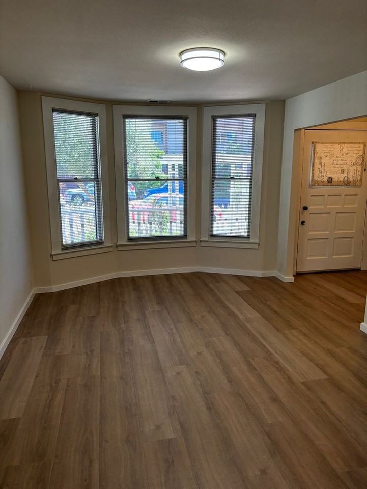 1051 3rd St - Photo 3 of 16