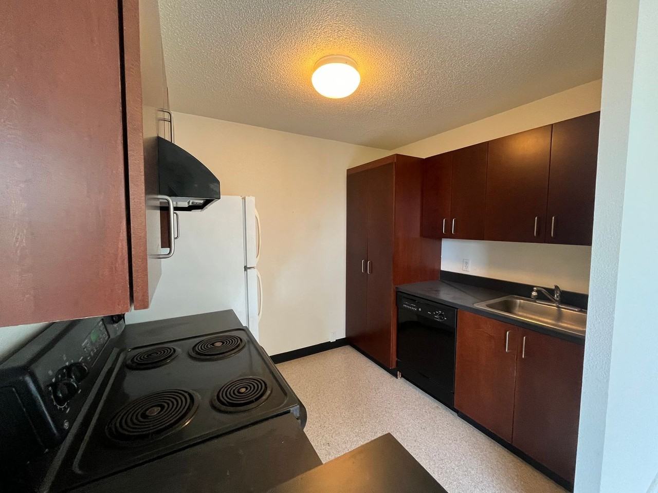 2020 Sw Main St #602 - Photo 5 of 17