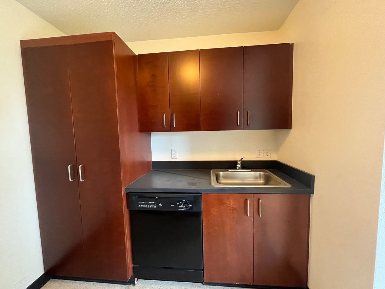 2020 Sw Main St #602 - Photo 7 of 17