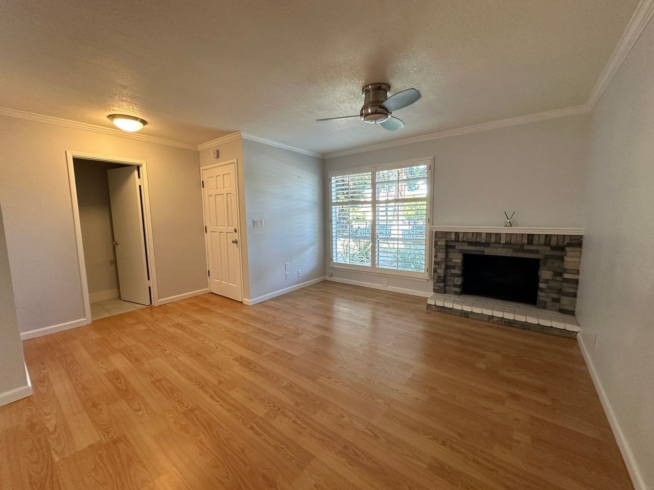 1510 Huddersfield Ct - Photo 3 of 30