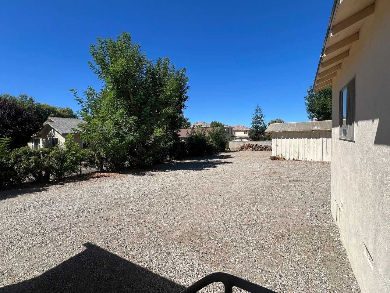 1022 Bryant St - Photo 2 of 17