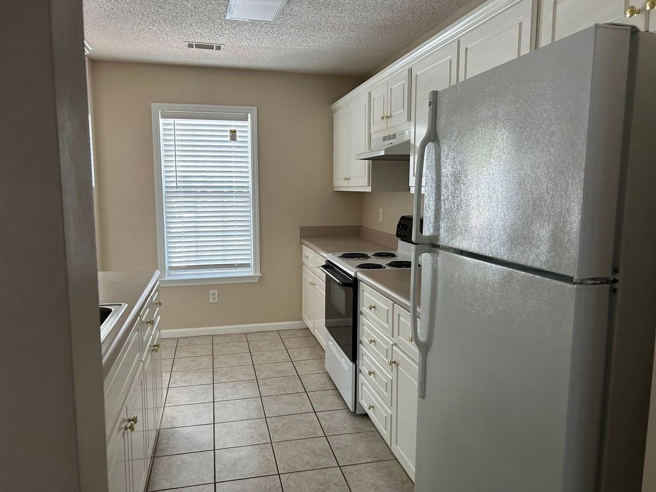 2020 Summer Valley Way - Photo 4 of 9