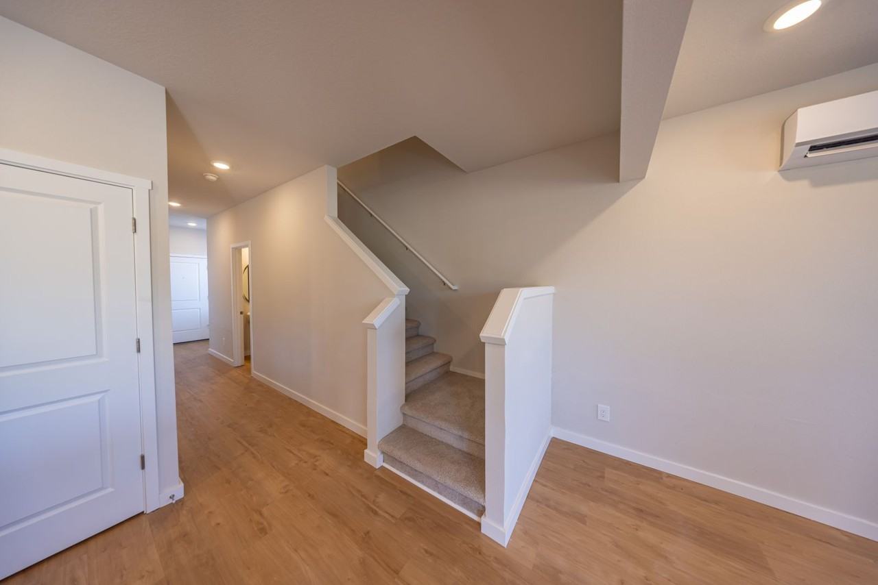 6016 Ne 64th St - Photo 5 of 21