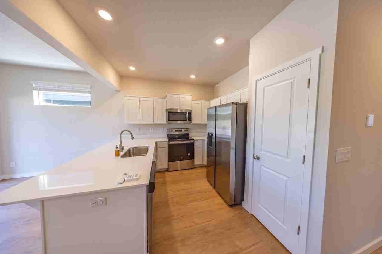 6016 Ne 64th St - Photo 6 of 21