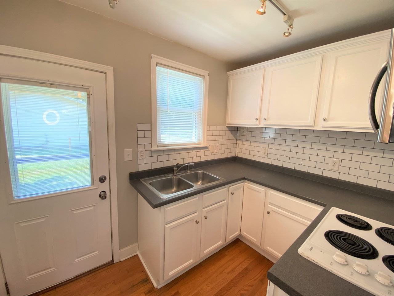 2841 Colonial Cir #NA - Photo 3 of 19