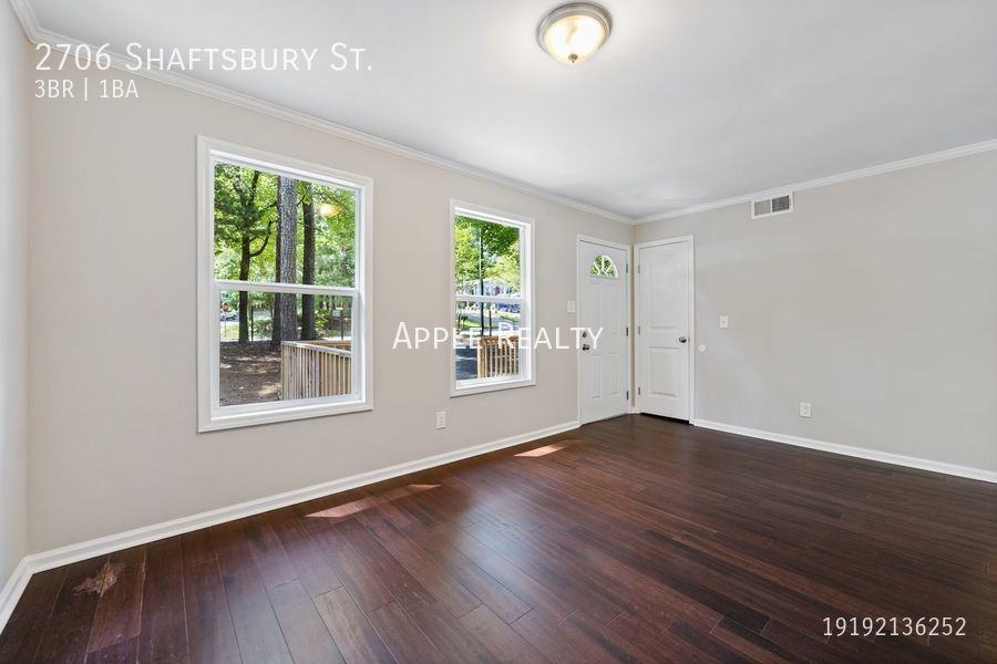 2706 Shaftsbury St - Photo 3 of 17